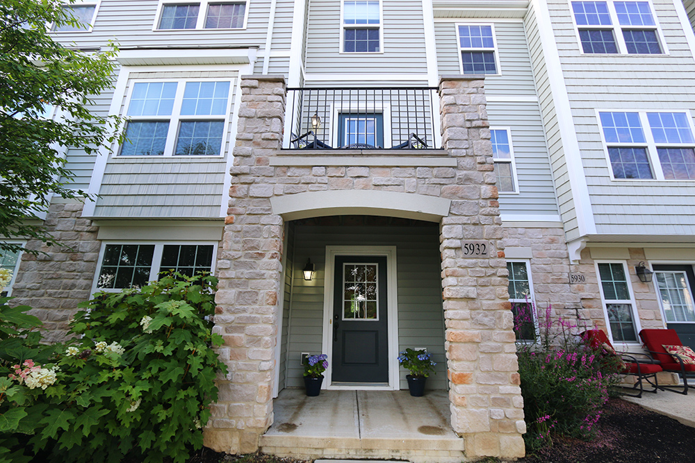 Better than new 3 story townhome! Faulkner Realty Group